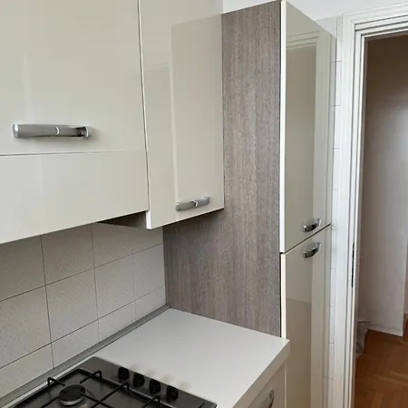 Isola Flat *